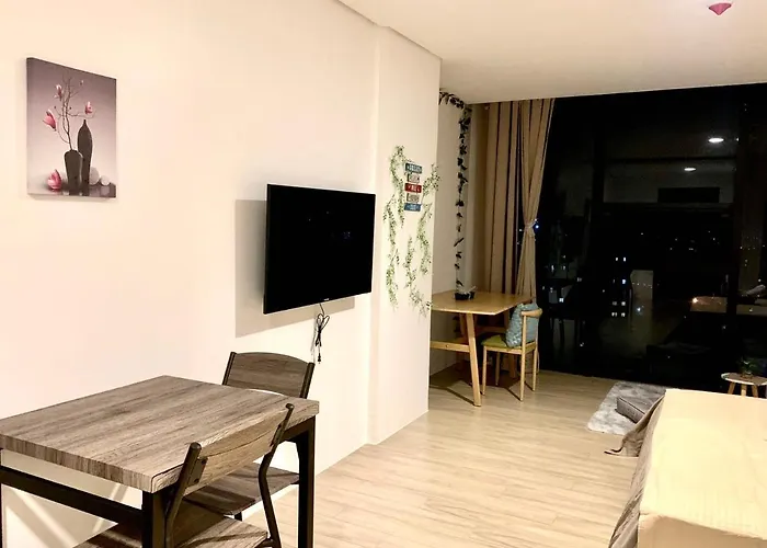 In Meridian With Netflix And Wifi, Near Ayala And It Park U03 Cebu