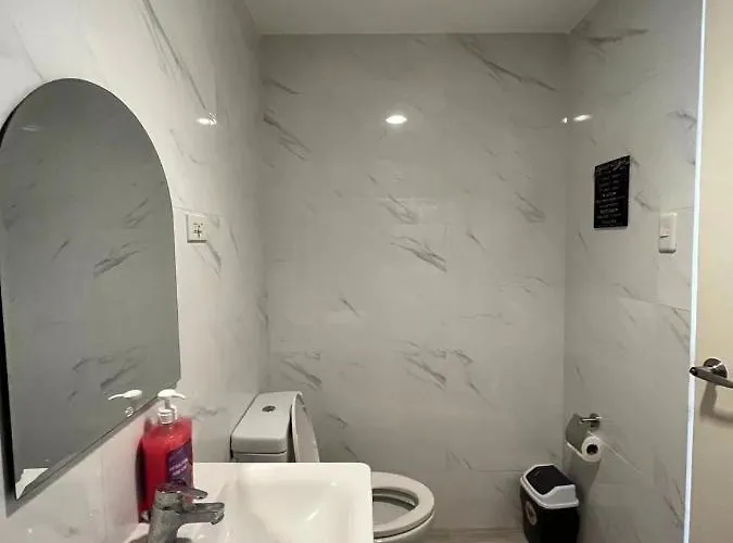 In Meridian With Netflix And Wifi, Near Ayala And It Park U03 3* Cebu